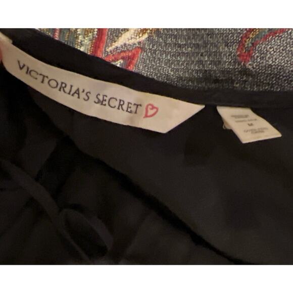 Victorias Secret Black 100% Silk Slip Gown Sheer V Front Size Small - Picture 3 of 6